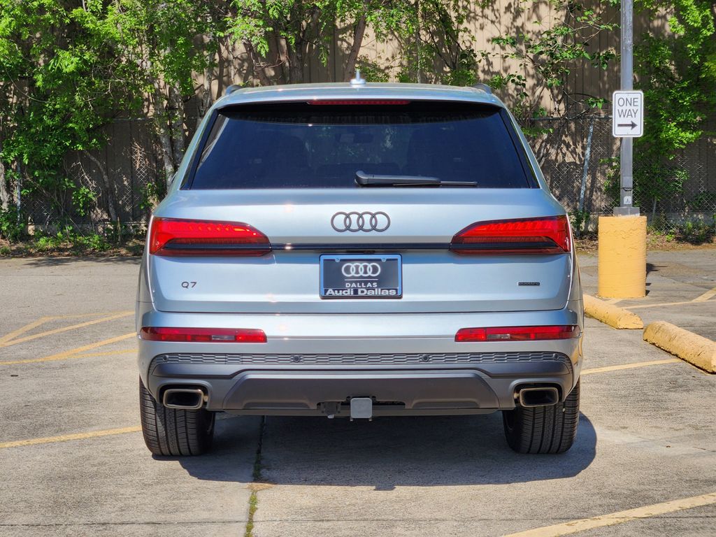 new 2025 Audi Q7 car, priced at $77,840