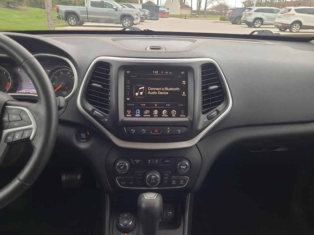 used 2015 Jeep Cherokee car, priced at $13,618