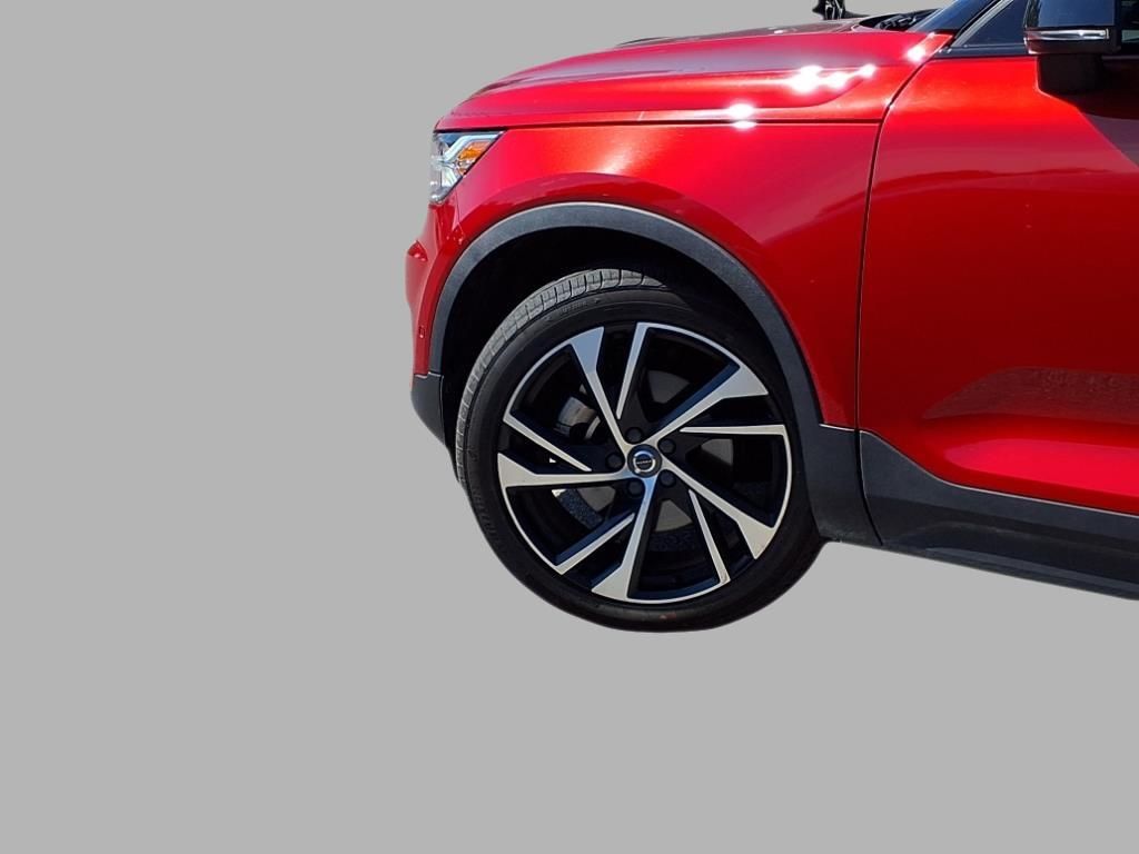 used 2019 Volvo XC40 car, priced at $18,111