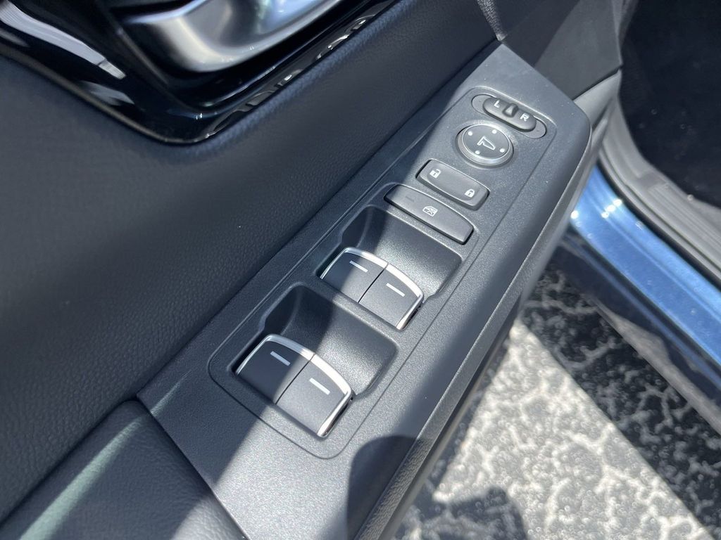 new 2025 Honda CR-V Hybrid car, priced at $40,795