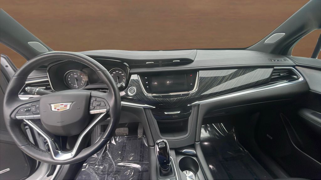 used 2022 Cadillac XT6 car, priced at $35,950