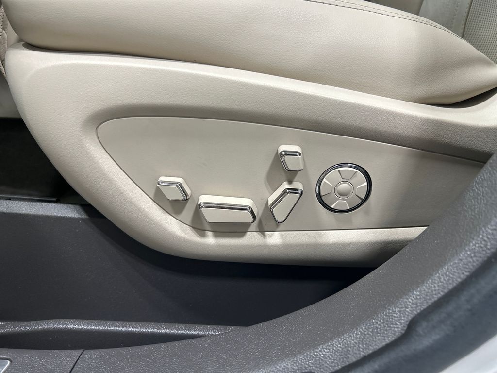 used 2019 Lincoln Nautilus car, priced at $23,895