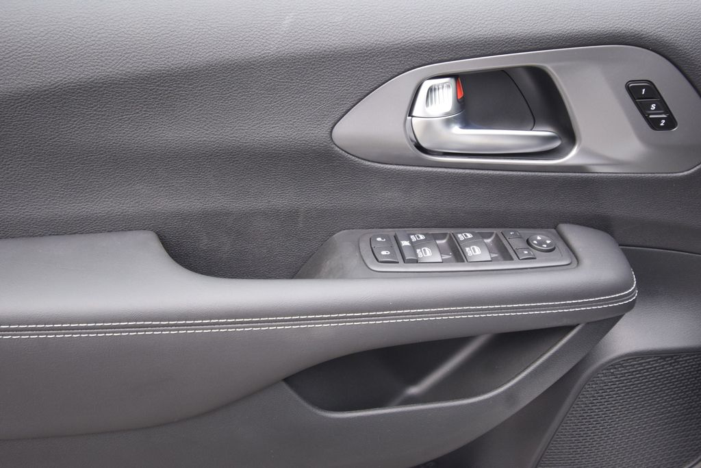 new 2026 Chrysler Pacifica car, priced at $44,544
