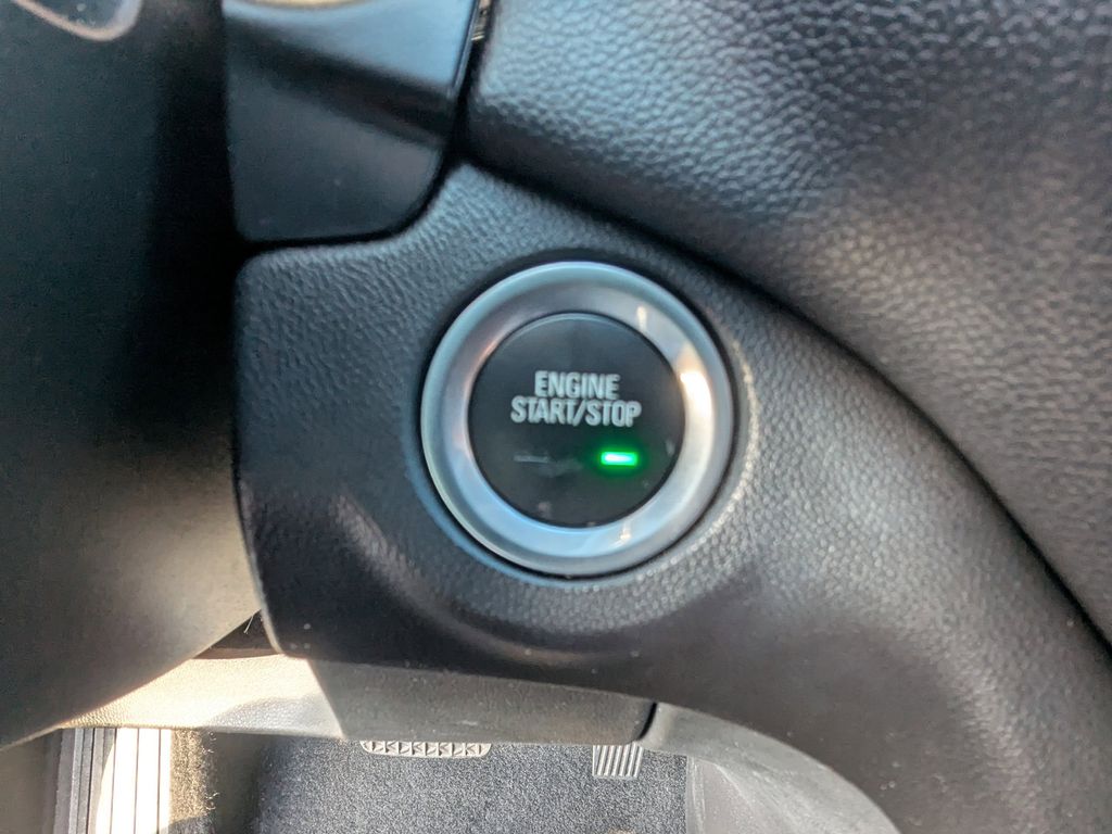 used 2020 Chevrolet Equinox car, priced at $15,592