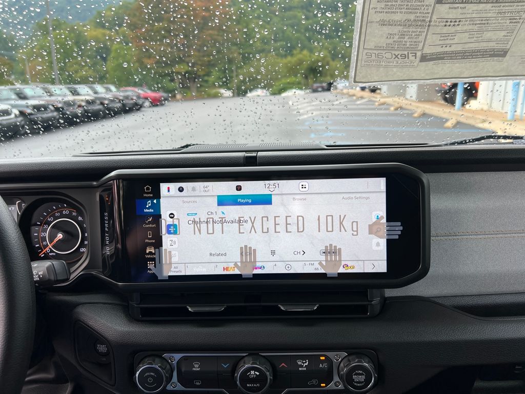 new 2025 Jeep Gladiator car, priced at $41,595