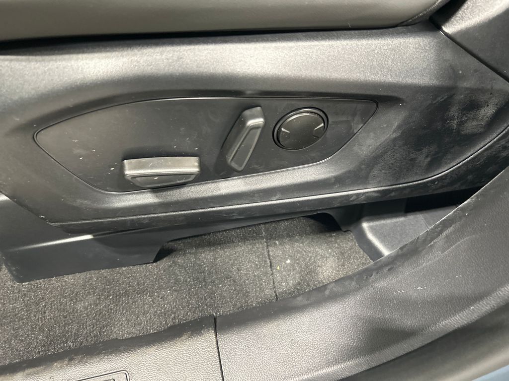 new 2025 Ford Explorer car, priced at $46,275