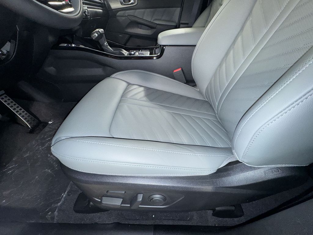 new 2025 Kia Sorento car, priced at $46,522