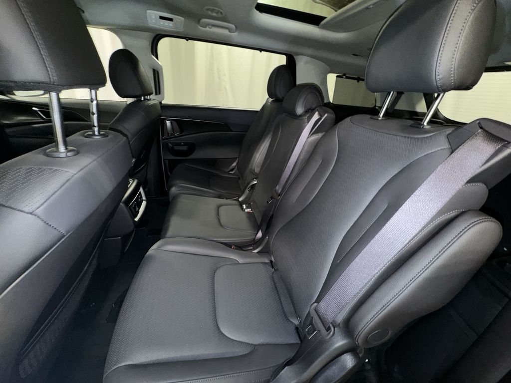 new 2025 Kia Carnival car, priced at $47,884