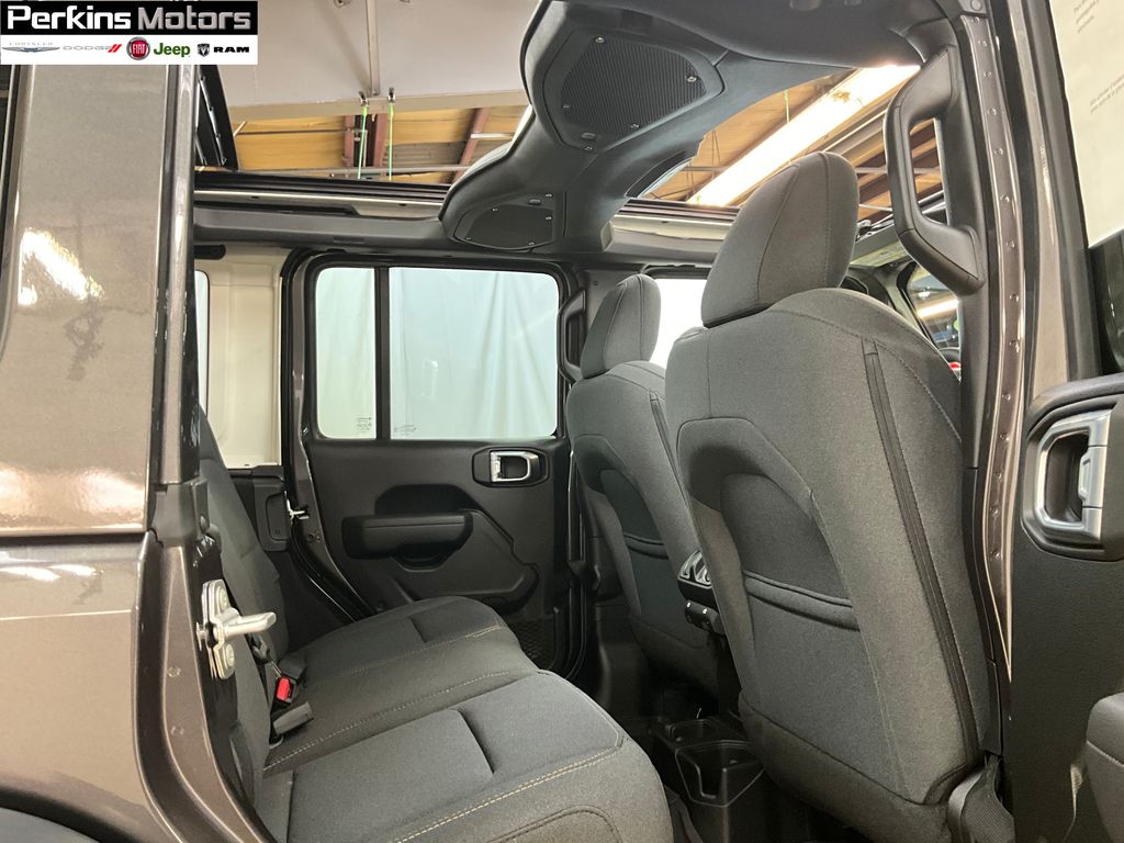 new 2025 Jeep Wrangler car, priced at $51,442