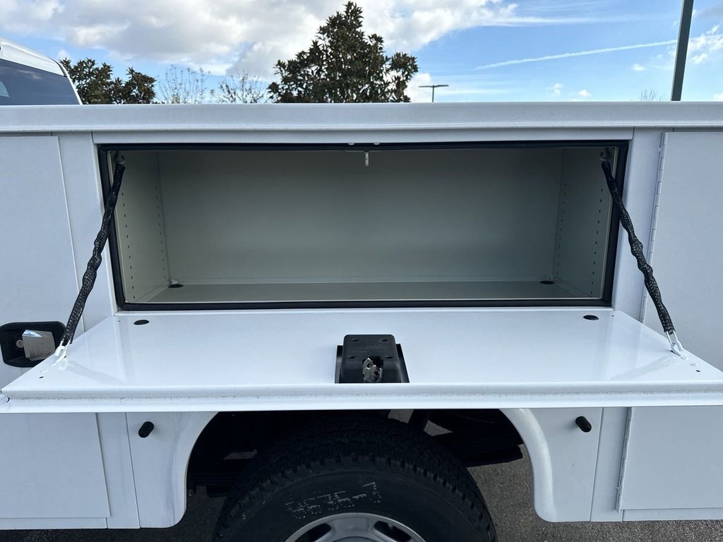 new 2024 GMC Sierra 2500HD car, priced at $45,578