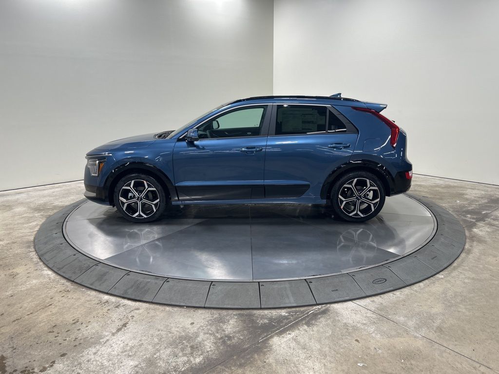 new 2025 Kia Niro car, priced at $30,554
