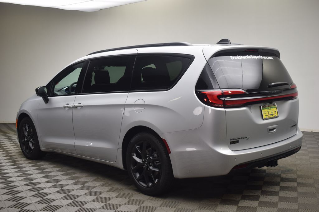 new 2026 Chrysler Pacifica car, priced at $49,359