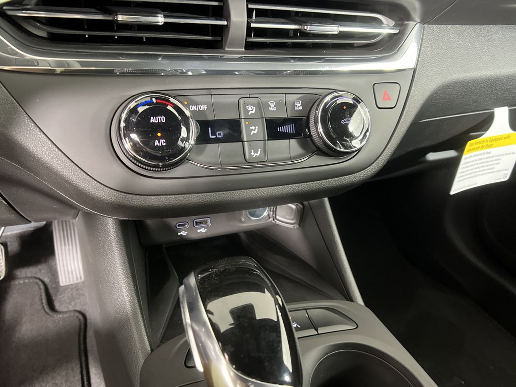 new 2025 Buick Envista car, priced at $25,190