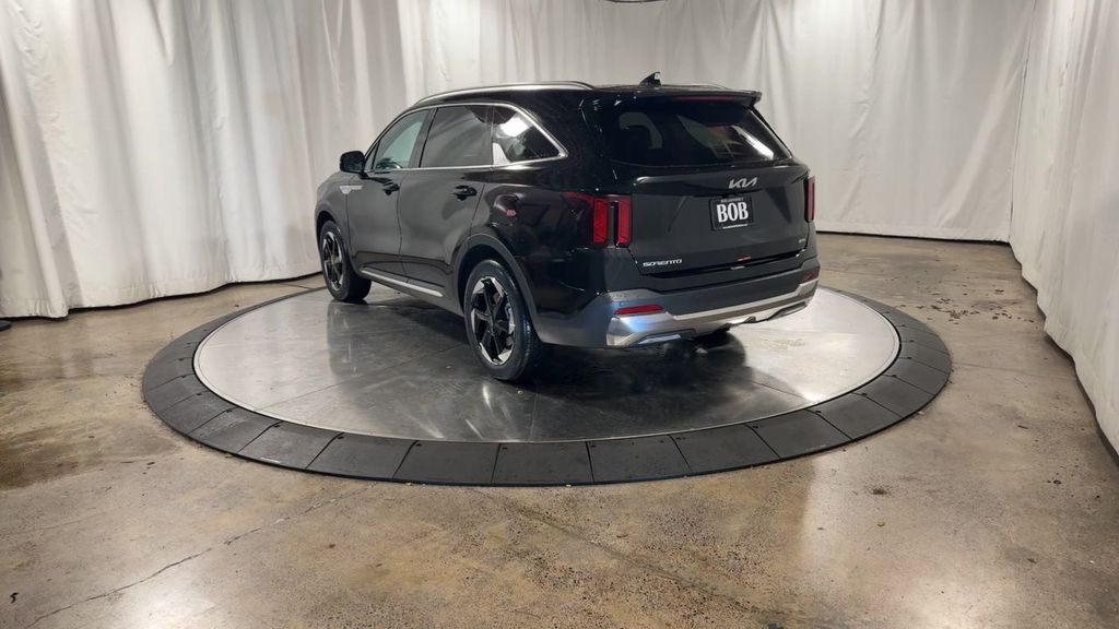 new 2025 Kia Sorento Hybrid car, priced at $42,088