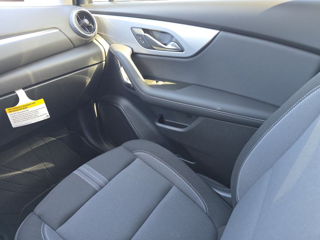 new 2025 Chevrolet Blazer car, priced at $35,295