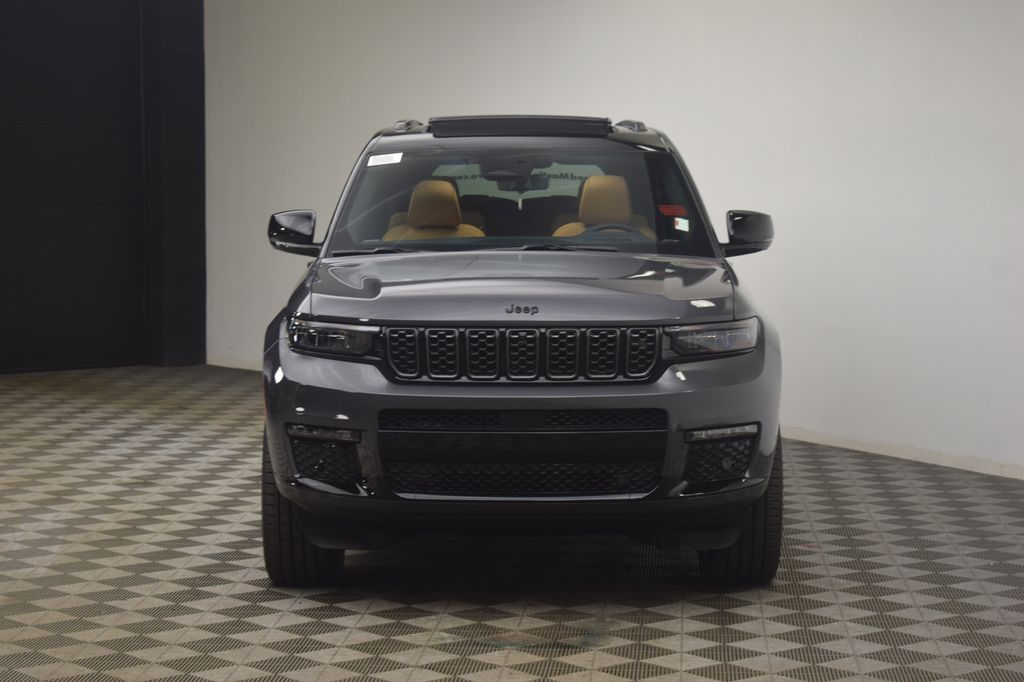 new 2025 Jeep Grand Cherokee L car, priced at $70,107