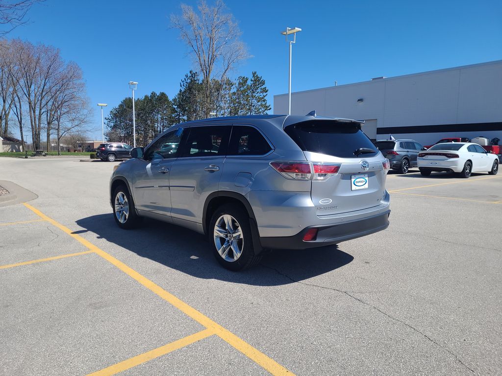 used 2016 Toyota Highlander car, priced at $24,978