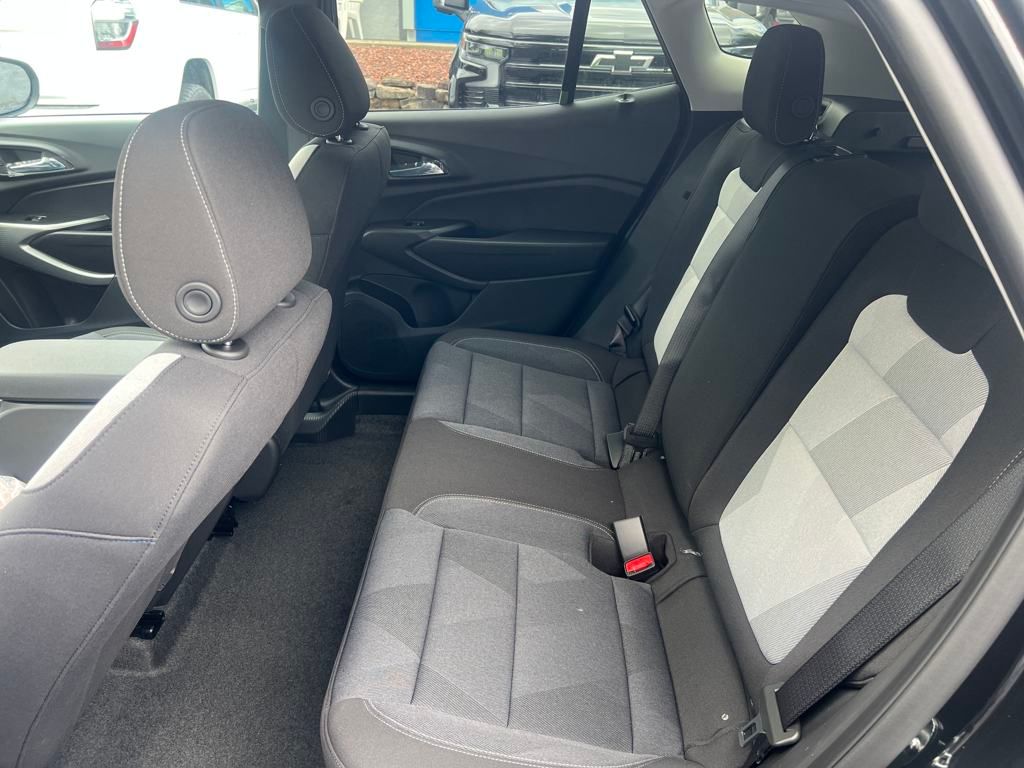 new 2025 Chevrolet Trax car, priced at $22,290