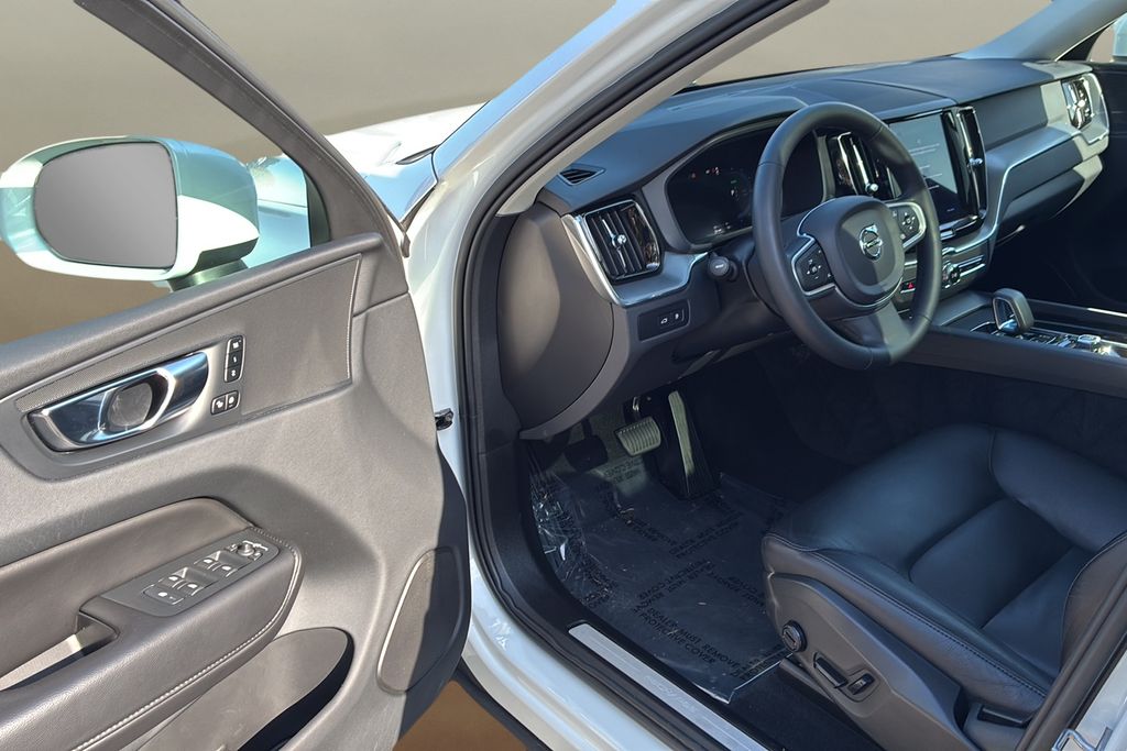 used 2023 Volvo XC60 Recharge Plug-In Hybrid car, priced at $36,400