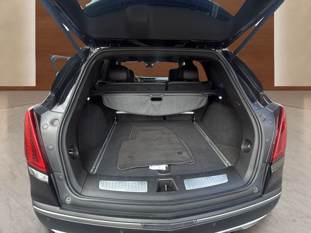 used 2025 Cadillac XT5 car, priced at $46,200