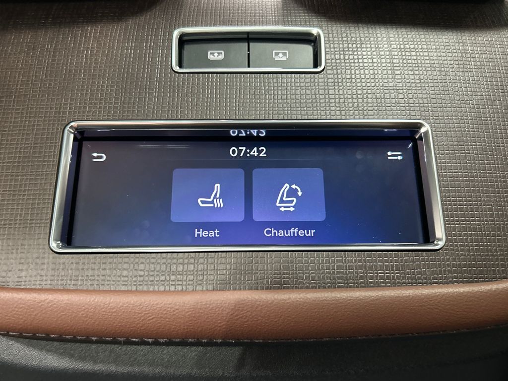 new 2025 Lincoln Navigator car, priced at $108,790