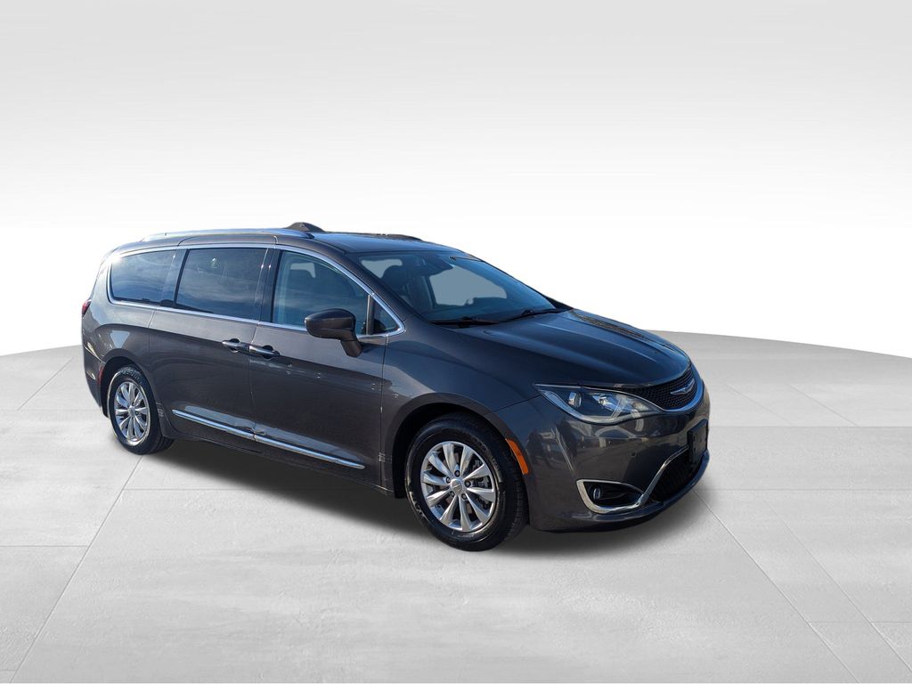 used 2018 Chrysler Pacifica car, priced at $11,193