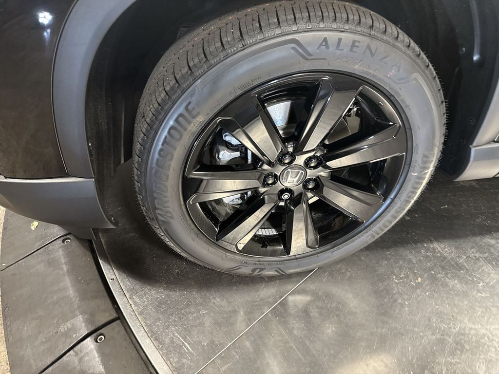 new 2025 Honda Pilot car, priced at $56,075