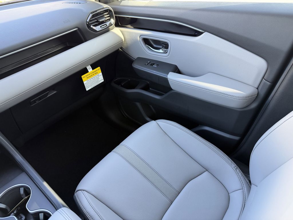 new 2025 Honda Pilot car, priced at $49,265