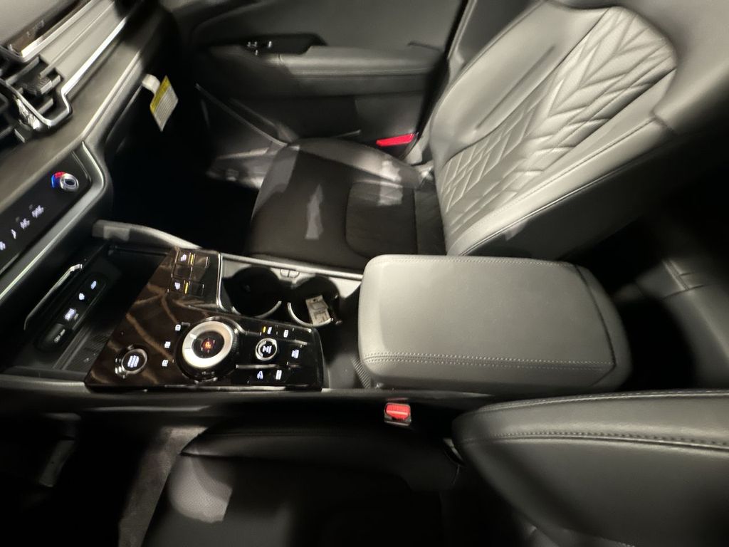 new 2025 Kia Sportage Plug-In Hybrid car, priced at $41,273