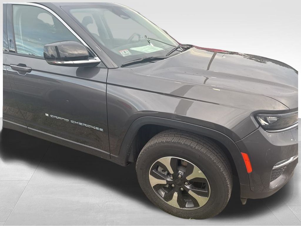 used 2023 Jeep Grand Cherokee car, priced at $27,691