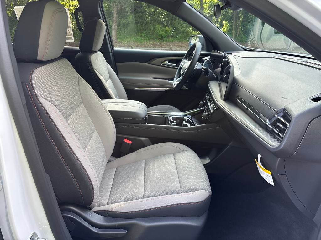 new 2025 Chevrolet Traverse car, priced at $44,695
