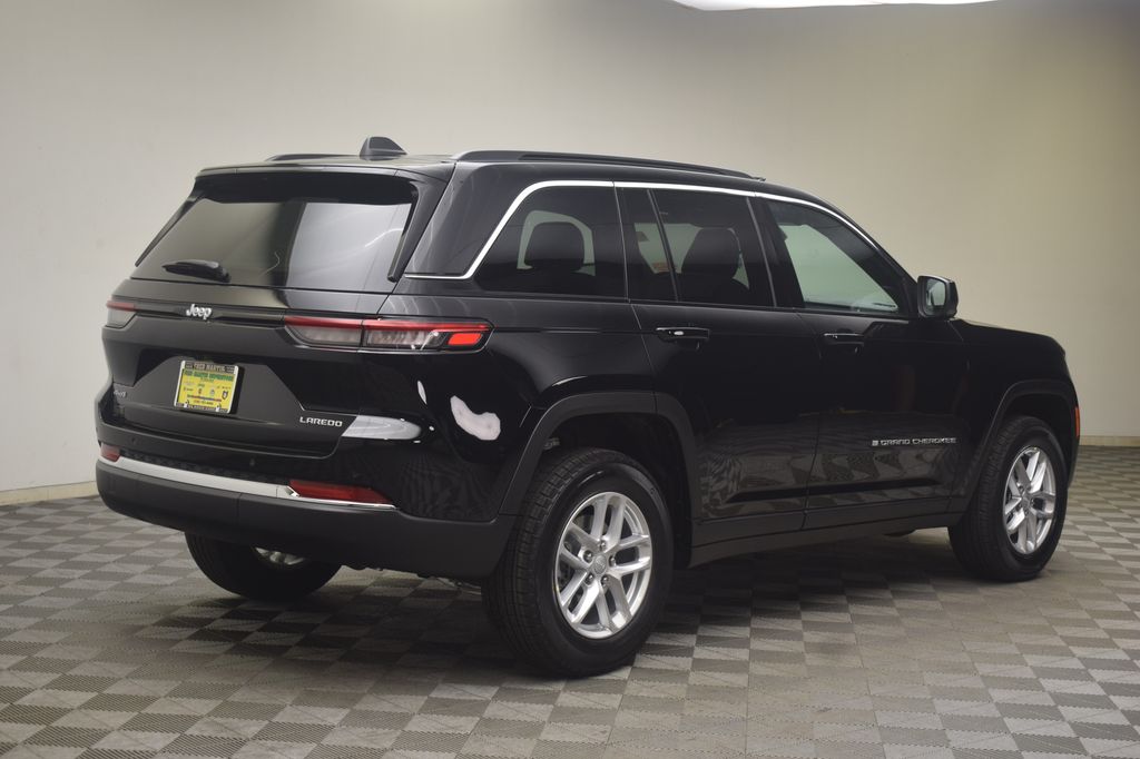 new 2025 Jeep Grand Cherokee car, priced at $35,165