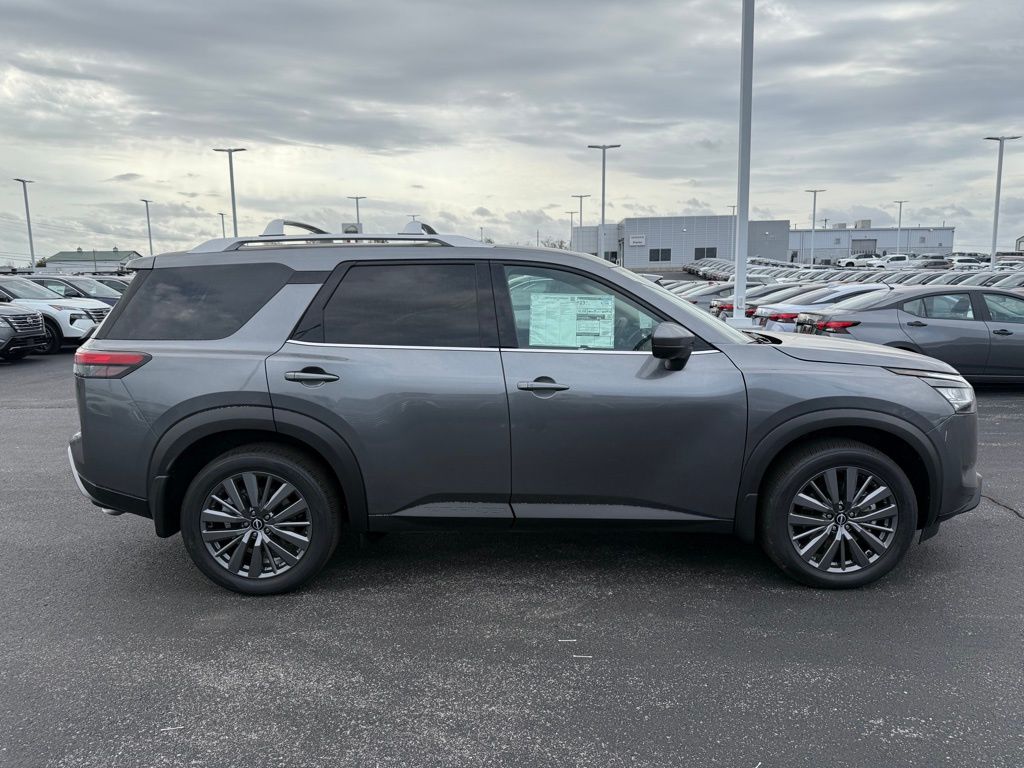 new 2024 Nissan Pathfinder car, priced at $40,475