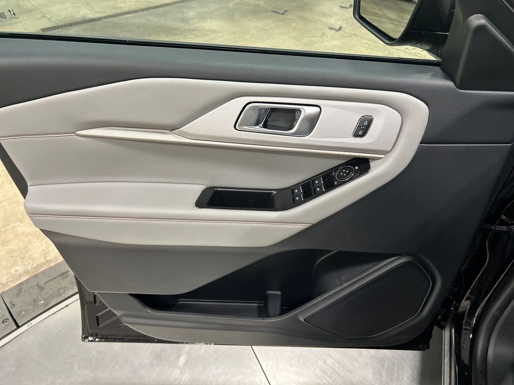 new 2025 Ford Explorer car, priced at $45,826