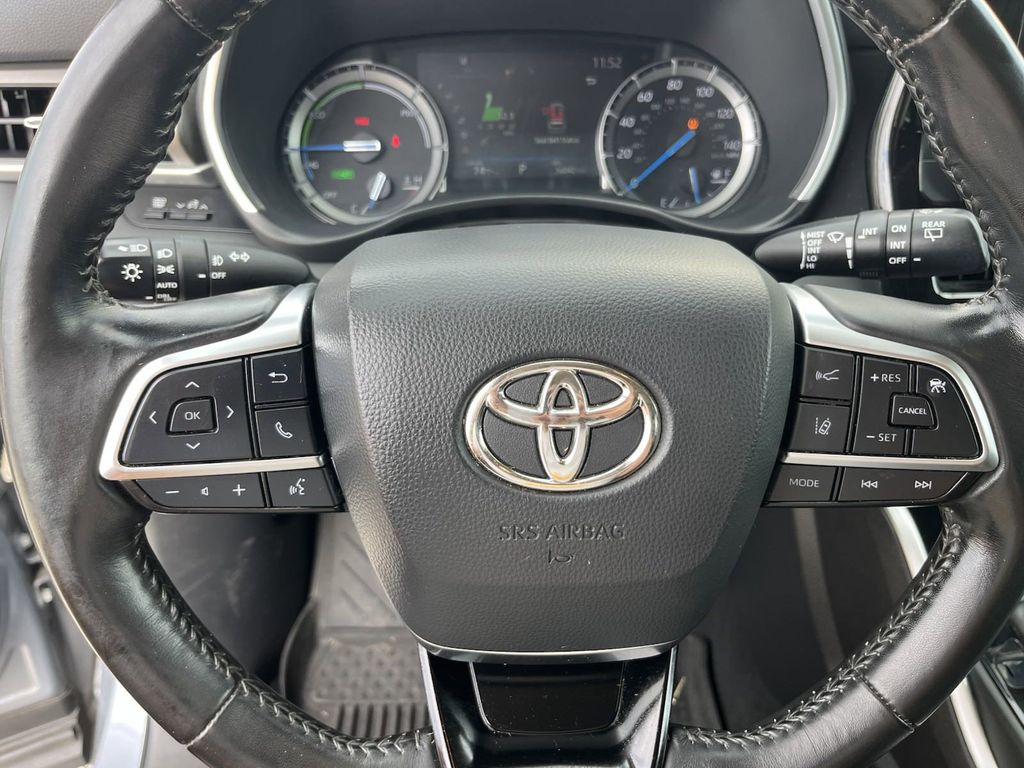 used 2021 Toyota Highlander Hybrid car, priced at $33,992