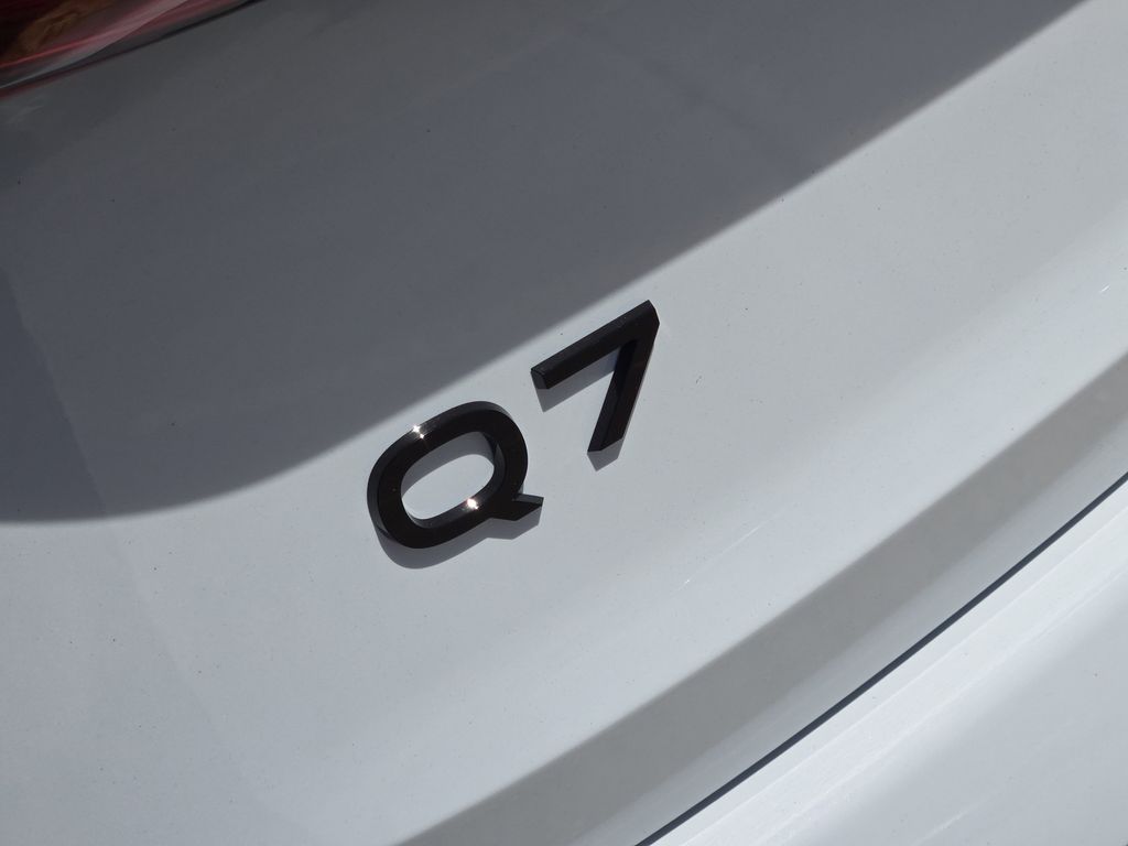 new 2025 Audi Q7 car, priced at $78,950