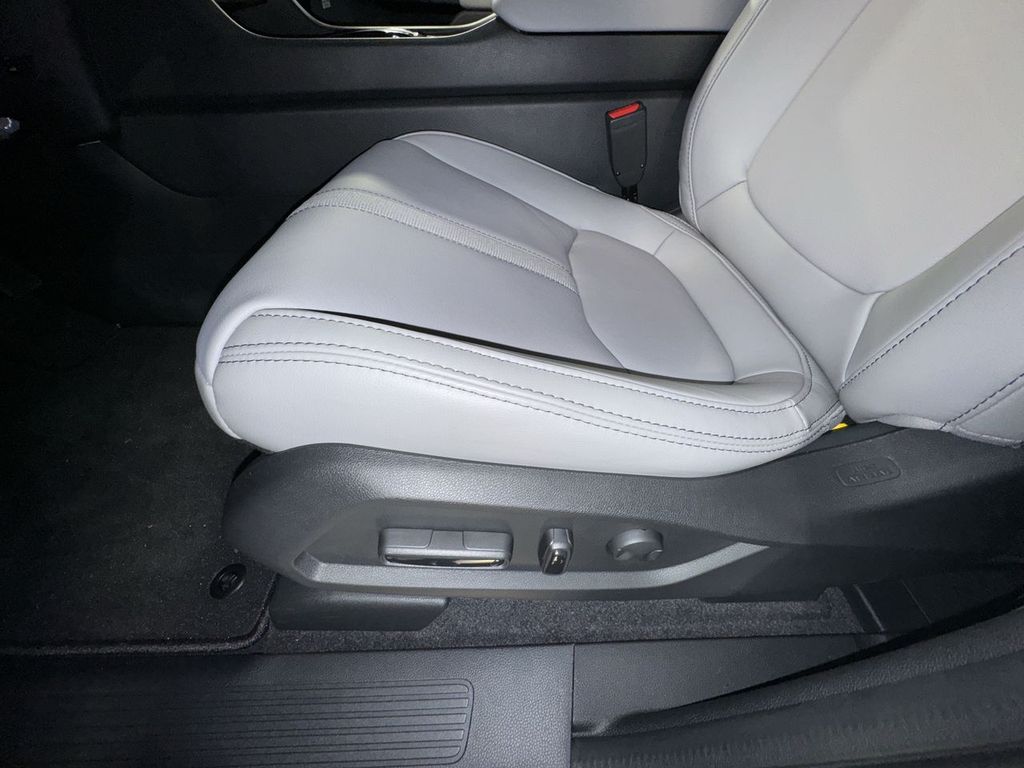 new 2025 Honda Pilot car, priced at $47,095