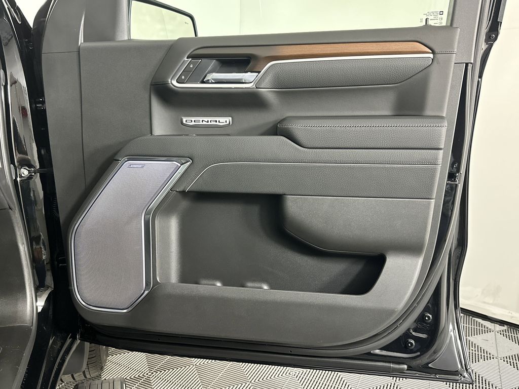 new 2025 GMC Sierra 1500 car, priced at $69,694