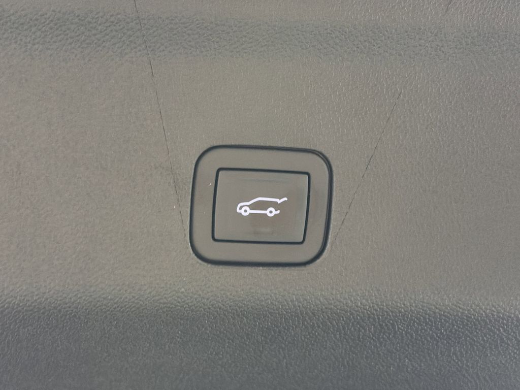 used 2025 GMC Yukon car, priced at $89,995