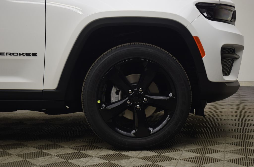 new 2025 Jeep Grand Cherokee car, priced at $44,347