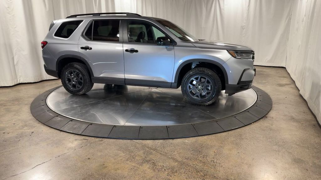 new 2025 Honda Pilot car, priced at $50,895