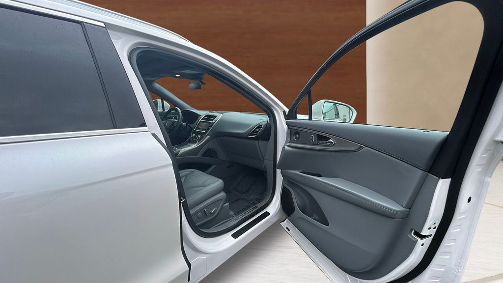 used 2019 Lincoln Nautilus car, priced at $23,000