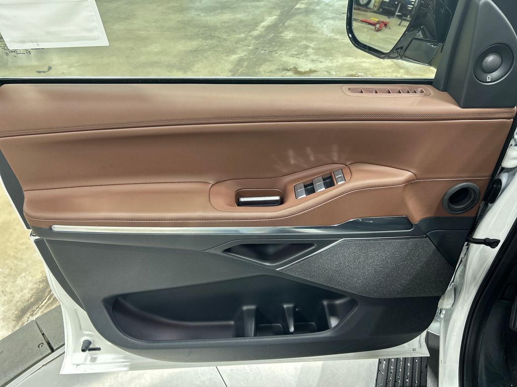 new 2025 Lincoln Navigator car, priced at $102,985