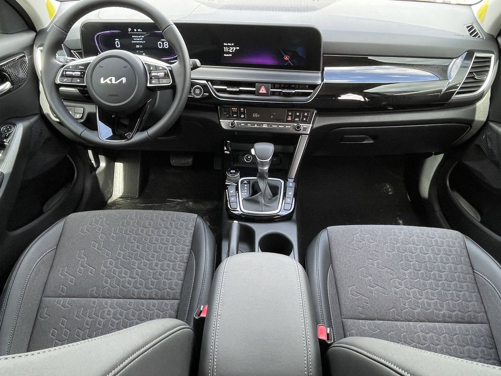 new 2025 Kia Seltos car, priced at $24,958