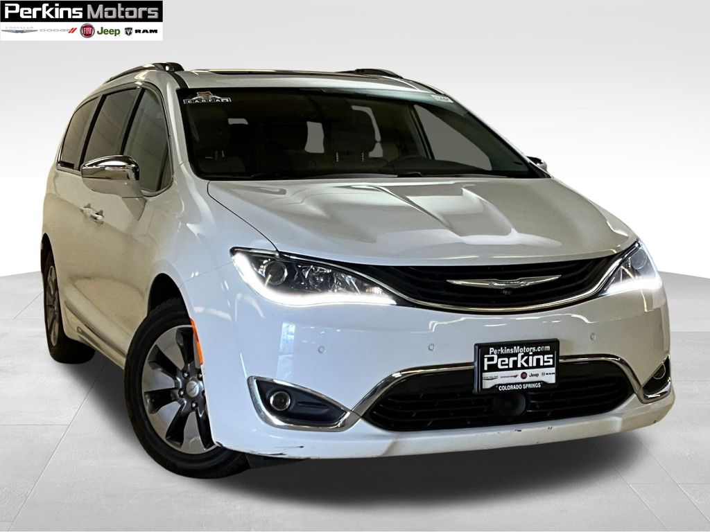 used 2018 Chrysler Pacifica Hybrid car, priced at $22,351