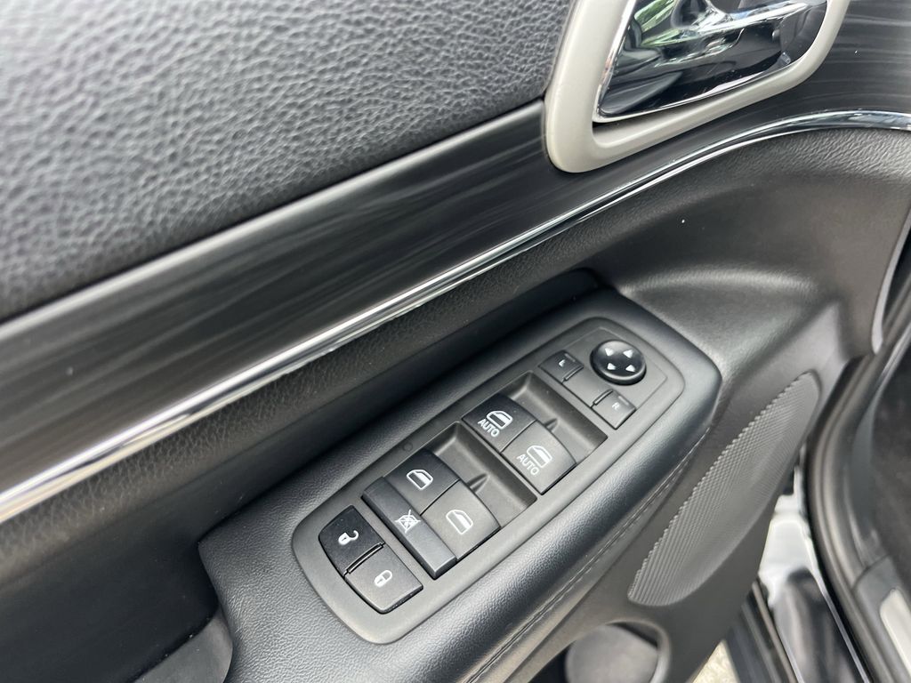 used 2021 Jeep Grand Cherokee car, priced at $19,911