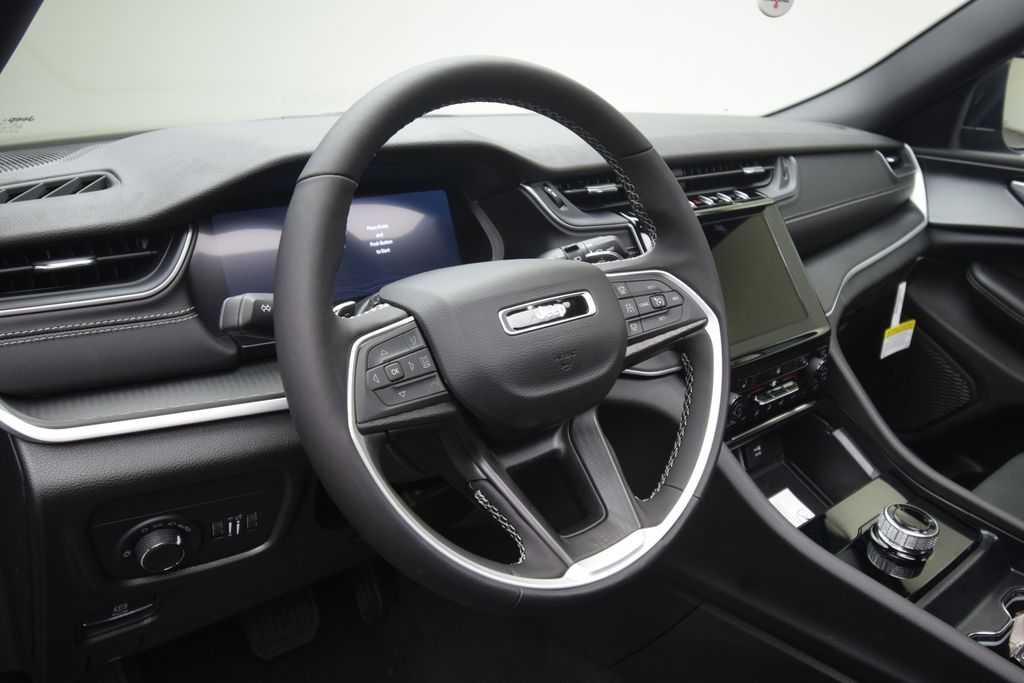 new 2025 Jeep Grand Cherokee L car, priced at $40,360