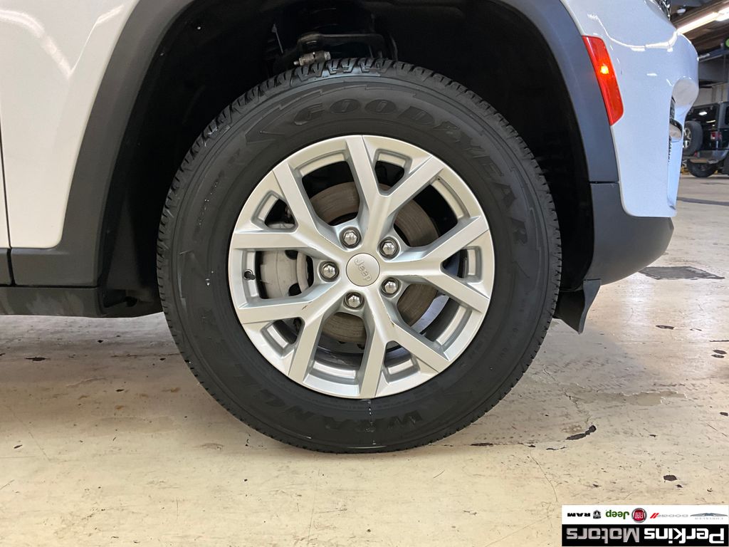 used 2023 Jeep Grand Cherokee car, priced at $30,489
