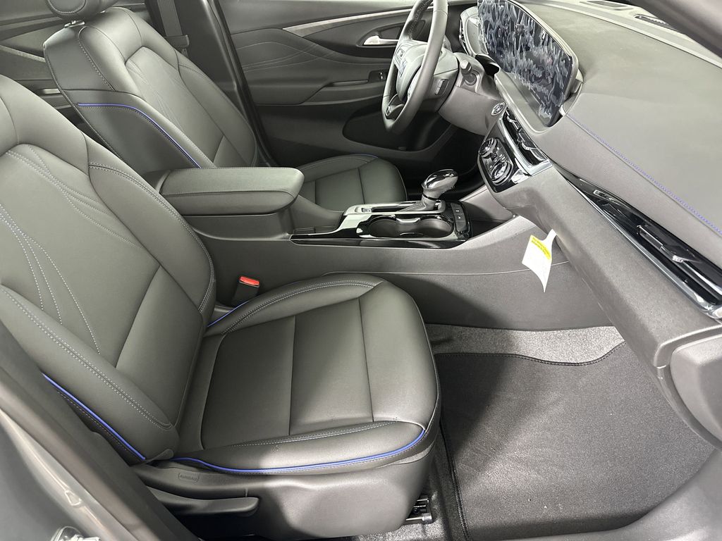 new 2025 Buick Envista car, priced at $27,285