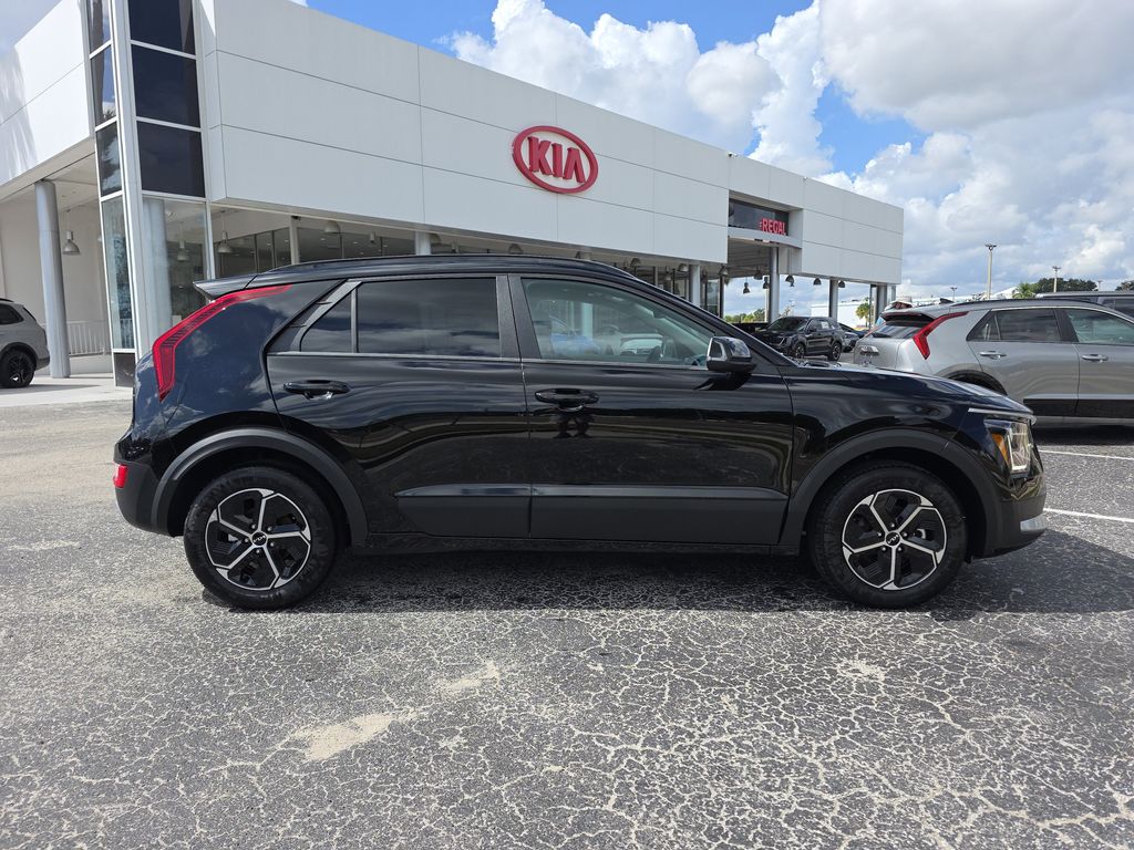 new 2025 Kia Niro car, priced at $30,220